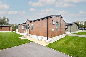 Host Stay Woodpecker Lodge