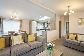 Host Stay Woodpecker Lodge