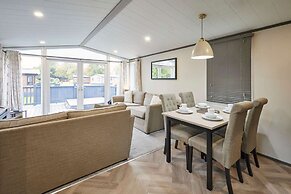 Host Stay Field View Lodge