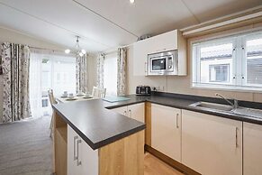 Host Stay Bluebell Lodge