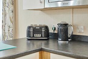 Host Stay Bluebell Lodge