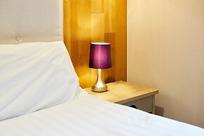 Host Stay Water s Edge Lodge