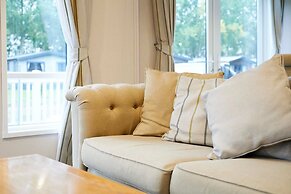 Host Stay Water s Edge Lodge