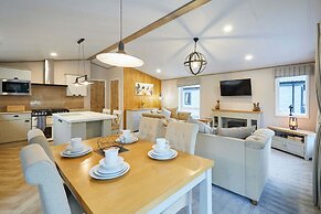 Host Stay Water s Edge Lodge