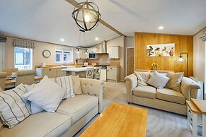 Host Stay Water s Edge Lodge