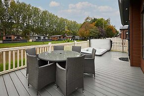 Host Stay Water s Edge Lodge