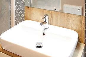 Host Stay Water s Edge Lodge