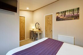Host Stay Water s Edge Lodge