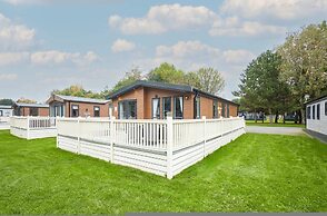Host Stay Water s Edge Lodge