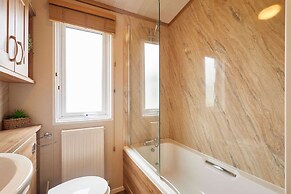 Host Stay Lakeview Winter