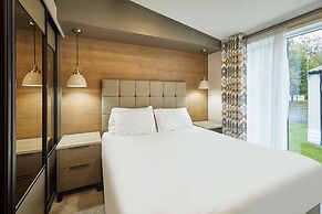 Host Stay Falconers Lodge