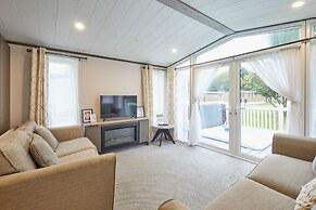 Host Stay Falconers Lodge
