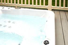 Host Stay Falconers Lodge