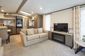 Host Stay Falconers Lodge