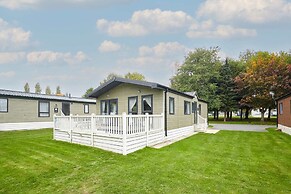 Host Stay Audley Lodge