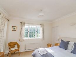 4 St Elmo Court