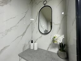 Chic Apartment on The Headrow, Leeds
