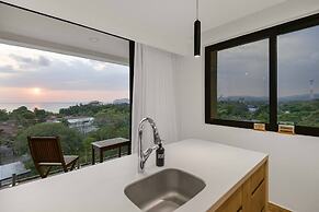 Heavenly View - 2 Bdrm Oceanview Apartment