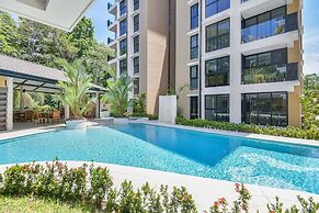 Heavenly View - 2 Bdrm Oceanview Apartment