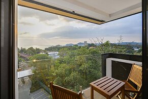 Heavenly View - 2 Bdrm Oceanview Apartment