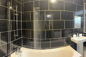 Bungalow - Sleeps 2 - Parking - Garden