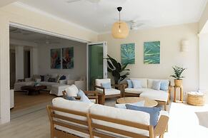 Kaiso & Kai Beachfront Villa