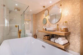 Berthas Collection By EM Hotels