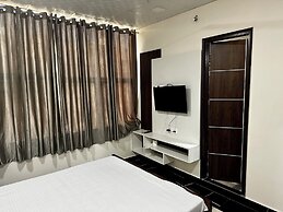 Grover international hotel