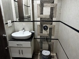 Grover international hotel