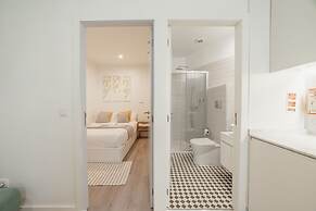 Downtown Cosy Apartment by Vacationy