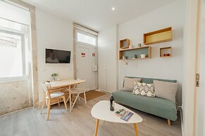Downtown Cosy Apartment by Vacationy