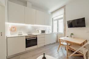 Downtown Cosy Apartment by Vacationy