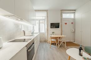 Downtown Cosy Apartment by Vacationy