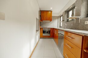 Modern Terrace 2BD Apartment by Vacationy