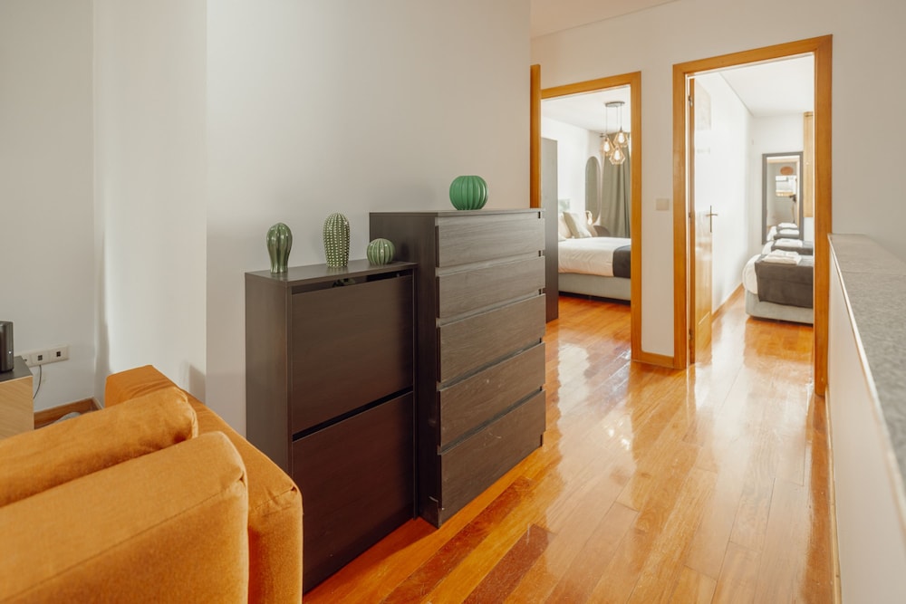 Modern Terrace 2BD Apartment by Vacationy