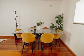 Modern Terrace 2BD Apartment by Vacationy