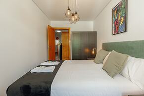 Modern Terrace 2BD Apartment by Vacationy