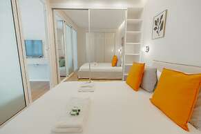Bright Window Apartment by Vacationy