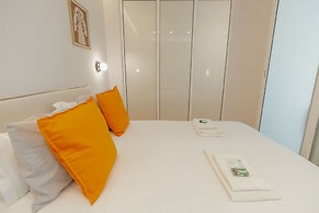 Bright Window Apartment by Vacationy