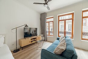 Downtown Comfort Apartment by Vacationy