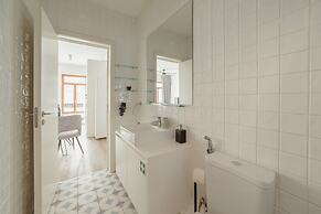 Downtown Comfort Apartment by Vacationy