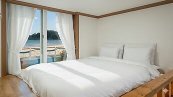 Goseong Jajackdo Aroma Pension