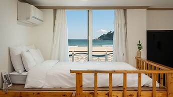 Goseong Jajackdo Aroma Pension