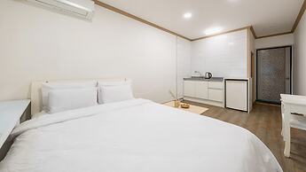 Goseong Jajackdo Aroma Pension