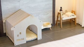 Taean Holy Dog Pool Villa