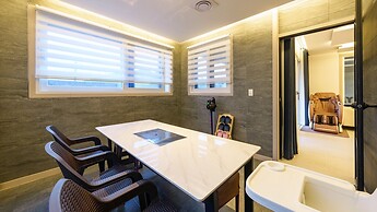 Taean Holy Dog Pool Villa