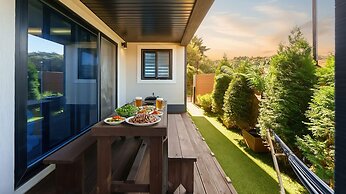 Taean Holy Dog Pool Villa