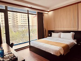 Crowne Plaza Hotel