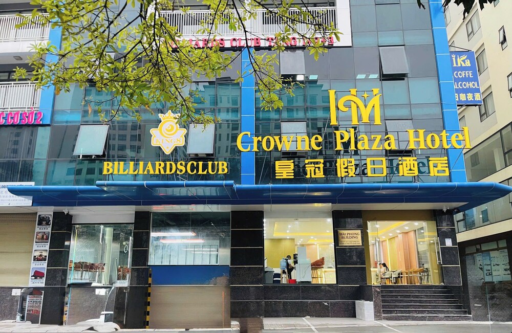Crowne Plaza Hotel