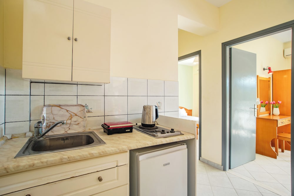 Solena Studios Kavos